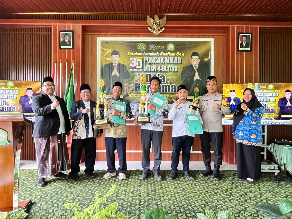 sdnsumberjo's tweet photo. SD NEGERI SUMBERJO RAIH JUARA UMUM II PADA MADSANEBA CHAMPIONSHIP (MADCHA) 2025

UPT SD Negeri Sumberjo kembali menorehkan prestasi membanggakan. Dalam rangkaian Milad ke-30 MTsN 4 Blitar bertajuk MADSANEBA CHAMPIONSHIP (MADCHA) 2025

https://t.co/83IT1VkuLv https://t.co/0B1U8PQLCR
