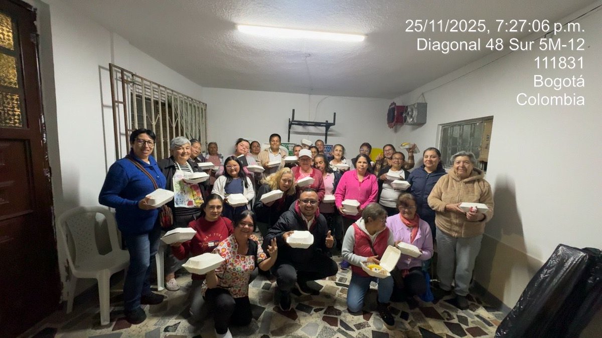 Hoy culminamos el taller de cuidado y manejo del estrés.

Gracias a todas esa valientes mujeres y hombres que participaron.

#SePuede
