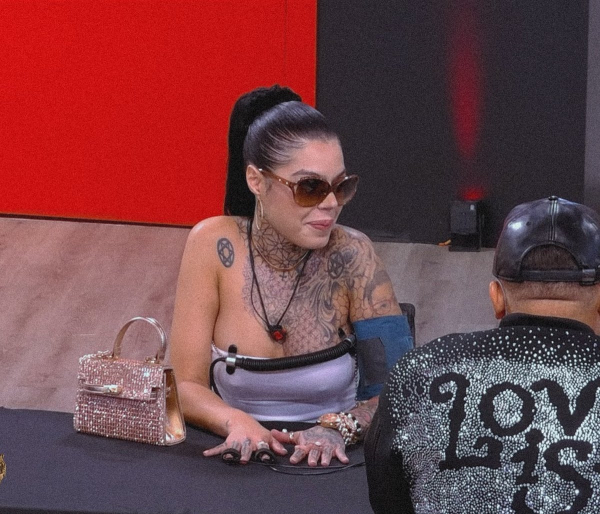 Le beso el cerebro a esta mujer 🐉🖤

#PandillaGateX
 #LaCasaDeAlofoke2