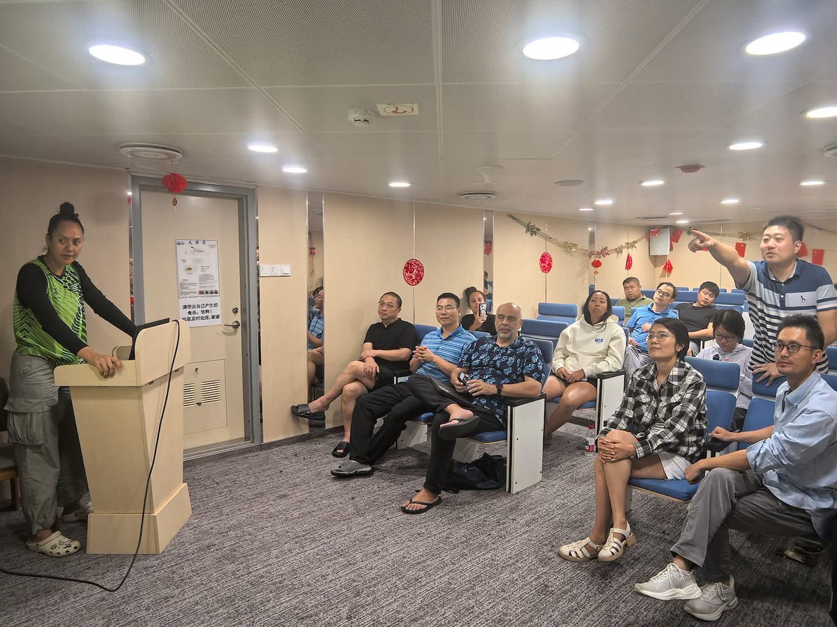 ShanghaiEye's tweet photo. 🌊 #China-#CookIslands joint #MarineResearch voyage concludes! 🤝 A landmark mission boosting the two nations’ "blue partnership" – led by China’s MNR &amp; Cook Islands Seabed Minerals Authority.

#BluePartnership #MarineResearch #InternationalCooperation https://t.co/U9A5If8nTm