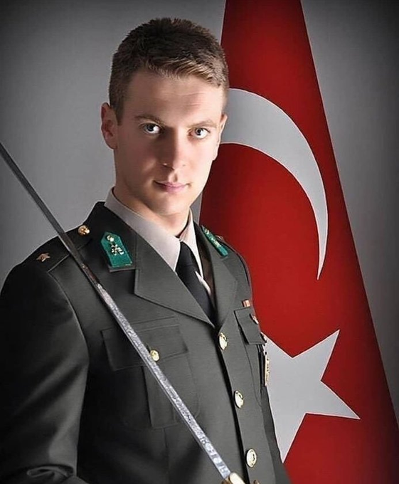 2014 yılında teröristler tarafından pusuya düşürülerek Şehit edilen 20 günlük Teğmen Emre As…

❗Şehitlerimizi Unutmayalım…