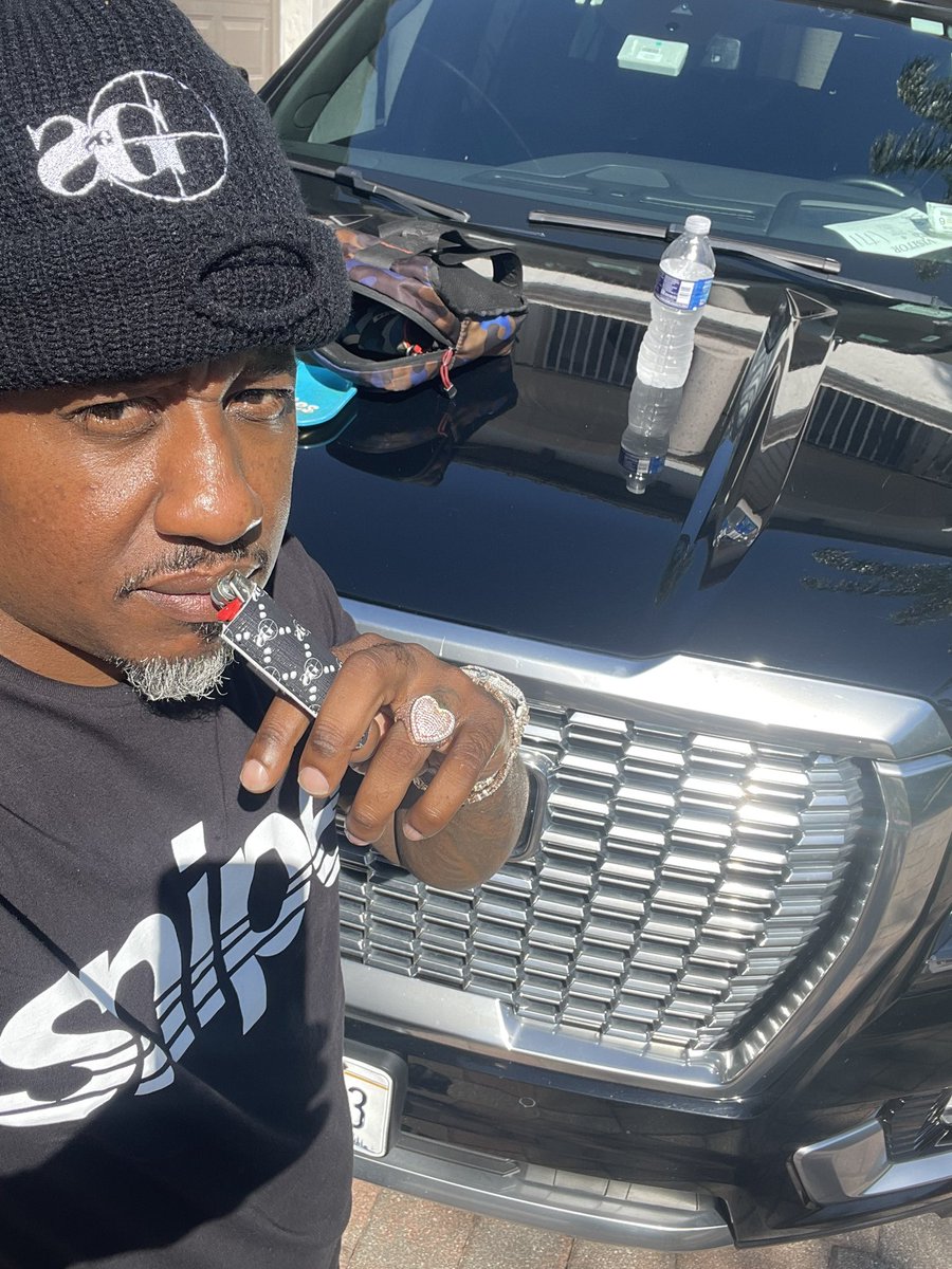 HBizee's tweet image. “Built they dreams brick by brick, broke myself just to keep ’em lit… now they front like I ain’t the one who made all this shit exist”  -FWAY SHIT 4 LIFE🫶🏾 and Fuck a nigga whoever went against it… #LockedIn