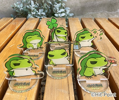 HitPoint_Shop's tweet photo. ＼「旅かえる」アクリルスタンド、好評販売中！／

飾るだけで冬のお部屋やデスクに、
ほっこり癒しの空間が広がります。🐸

集めて並べると、かわいさ倍増です♪

▼詳細はコチラ♪
https://t.co/IMpMpWMW75 https://t.co/0W4TrlbuWP