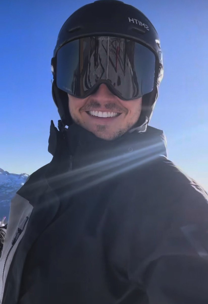 TeamRobWilson's tweet image. 🏂
@MrRobertScott 

#TeamRobWilson
#SameTeam🔐
