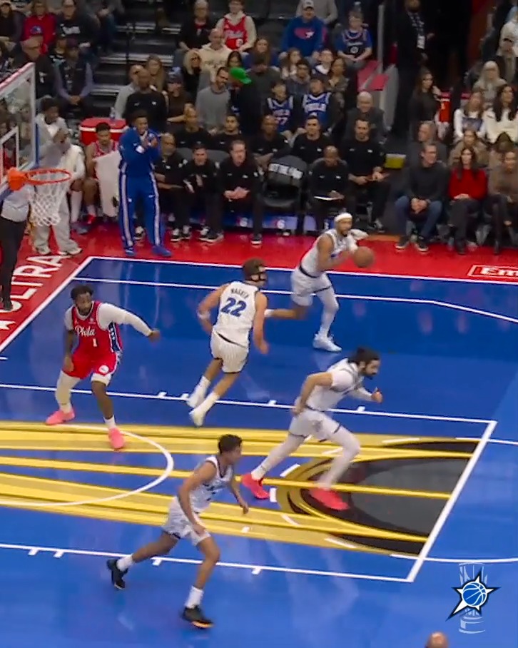 Anthony Black first-half highlights at PHI:

27 PTS
10-14 FG 
4-5 3P 
17 MIN off the bench 