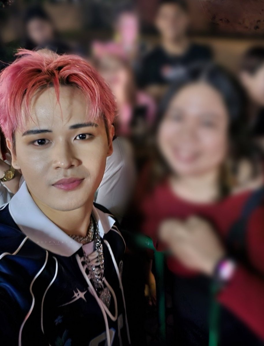 https1819's tweet image. Bagay po talaga yung hair color sayo @AlasDaGreat hehe 

251124 DESTINO WISH BUS
#ALAMATDestino #ALAMAT 
#ALAMAT_ALAS