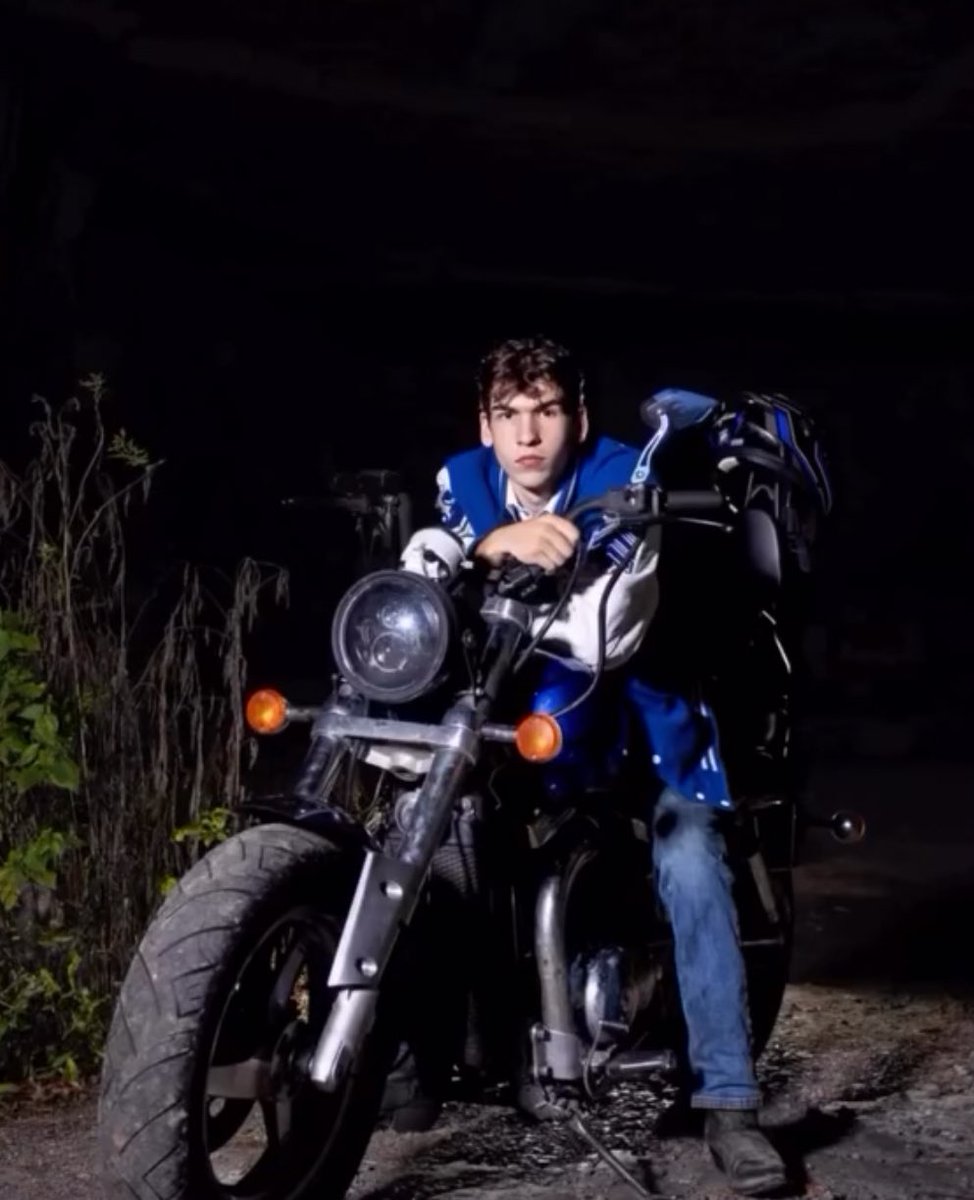 cloud1a7's tweet image. Goodnight X  friends. 3 more days of having a 17 year old. Counting down the days.  Don’t let em slip away.  It goes by quick. See you in the morning.