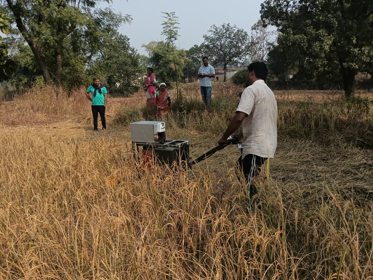 stepupify's tweet image. Live demonstration of the Stepupify Battery-Operated Electric Reaper Attachment for Multi Utility Farming Tool by @stepupify  conducted in #Sundargarh, #Odisha for #paddy harvesting on 23/11/2025

@ajitkrbgp @SocialAlphaIN @sabagris