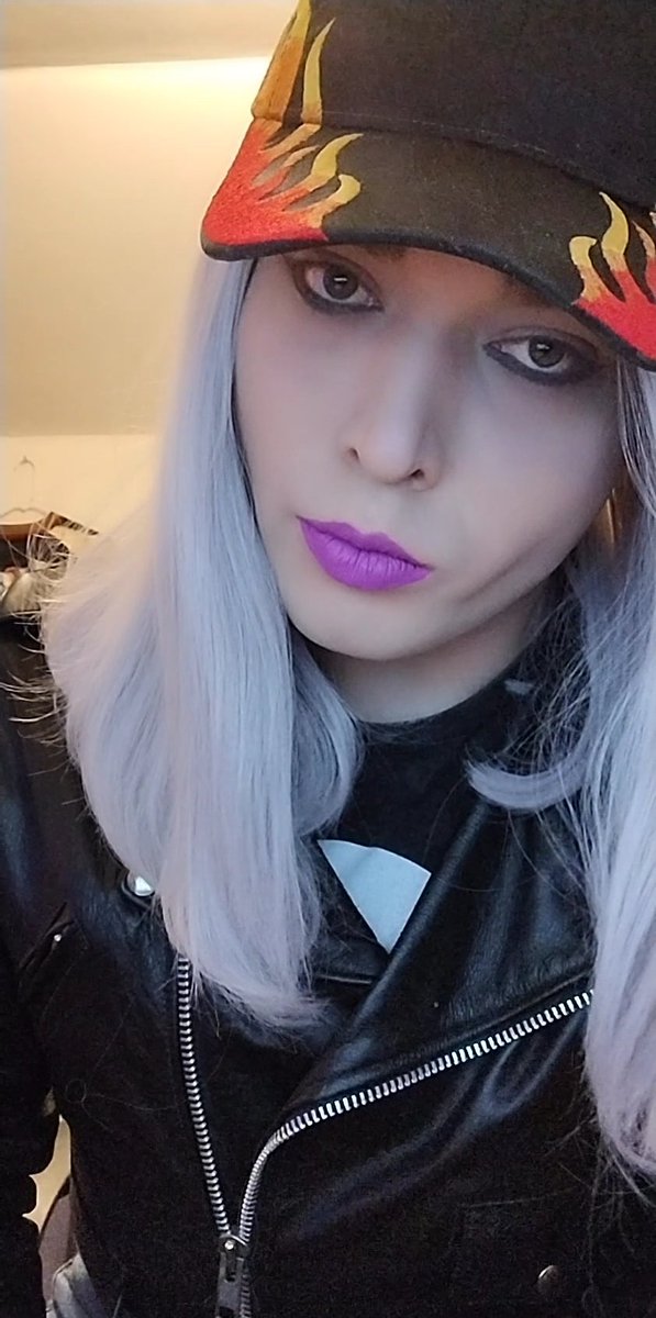 JJBASoundDesign's tweet image. this was a look lol

still don&apos;t know how i got the eyeliner looking that good