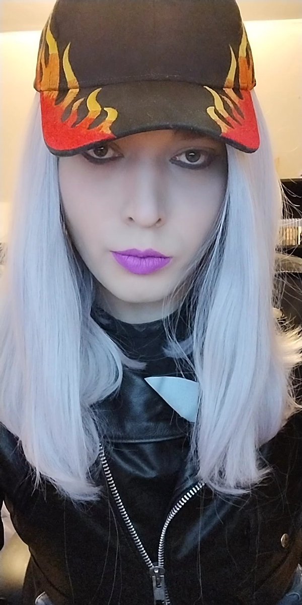 JJBASoundDesign's tweet image. this was a look lol

still don&apos;t know how i got the eyeliner looking that good