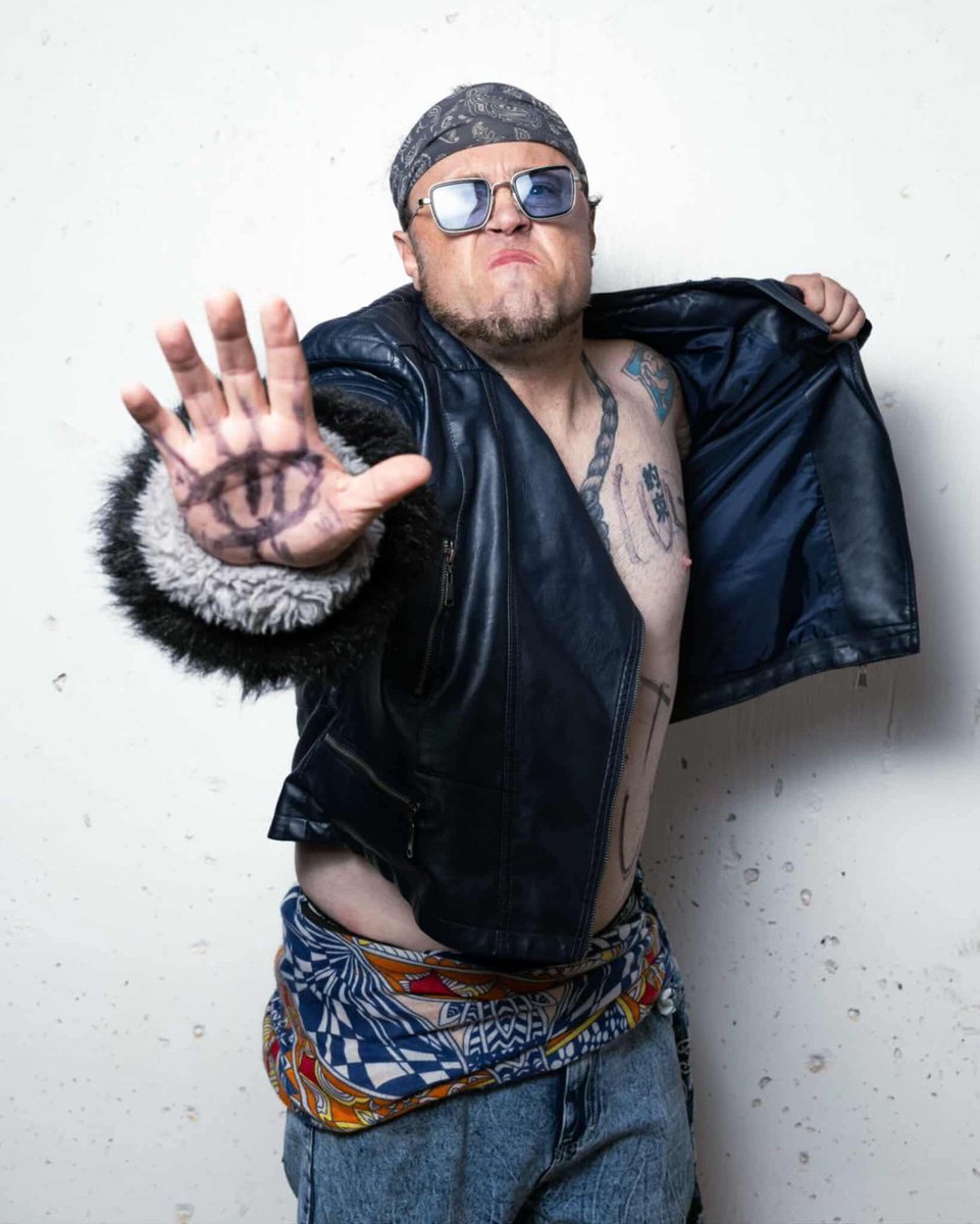 bjw_nacs's tweet photo. ”極悪王子”

iAmTheProvider
アイアム・ザ・プロヴァイダー

178cm /90kg
デビュー2000年

得意技：サードアイパルムストライクセーレン
パンプハンドル・ウラナゲ

25年のキャリアを持つレスラー
自身のプロモーションも持つ
#TCAY のカルトリーダー
#bjw #kodwgp https://t.co/waZlO4ovQT