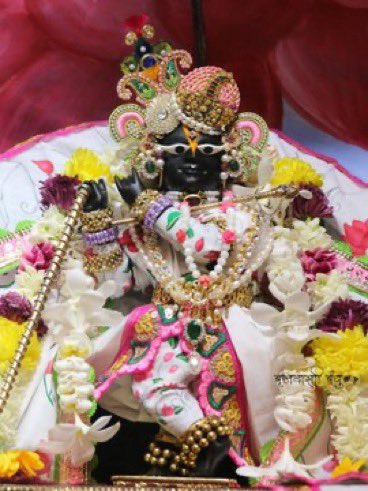 paramdisciples's tweet image. Hare Krishna Hare Krishna 
Krishna Krishna Hare Hare 
Hare Ram Hare Ram 
Ram Ram Hare Hare