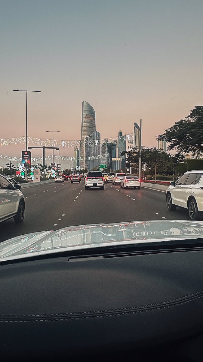 ….

الدنيا دوارة بنفس الحجم والشعور
وكل ساق سيسقى بما سقى
كل شخص حط بداخلك شيء حلو ولا مو حلو بيجي شخص ويخليه يجرب نفس الشعور
فتطمنوا الله يمهل ولا يهمل…

صباح الخير