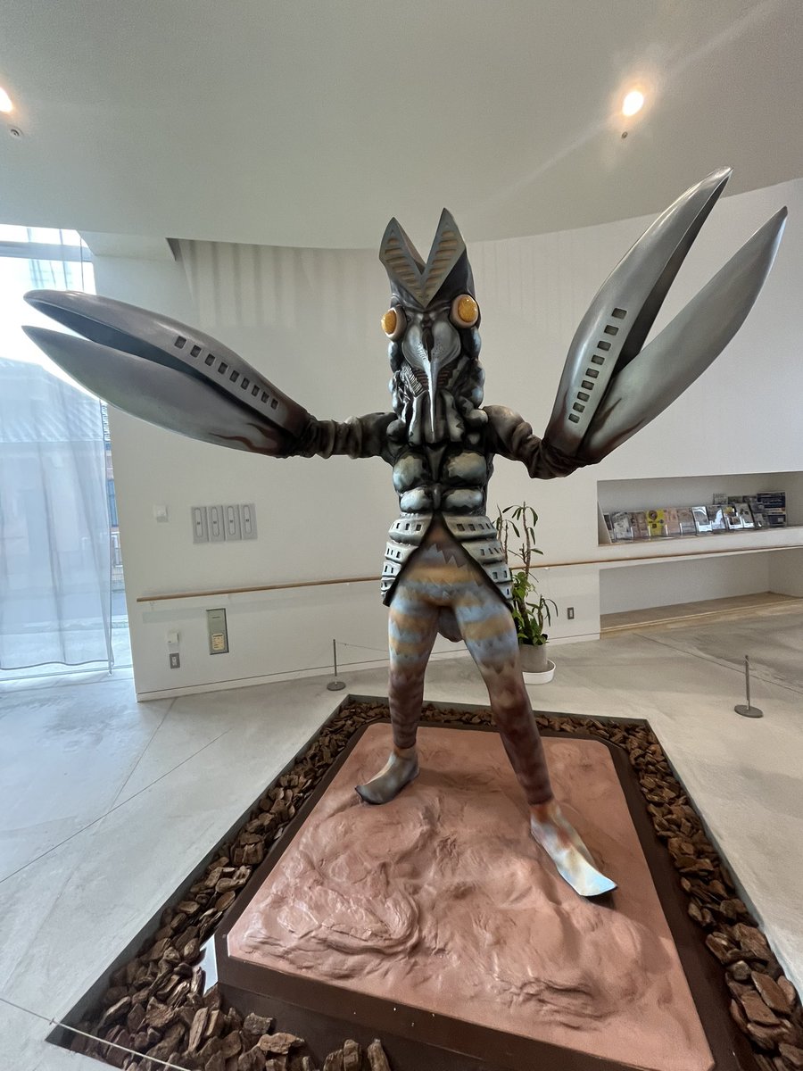 bector_end's tweet image. 恐怖で慄く表情で硬直する人々。一体何を見たというのか――。