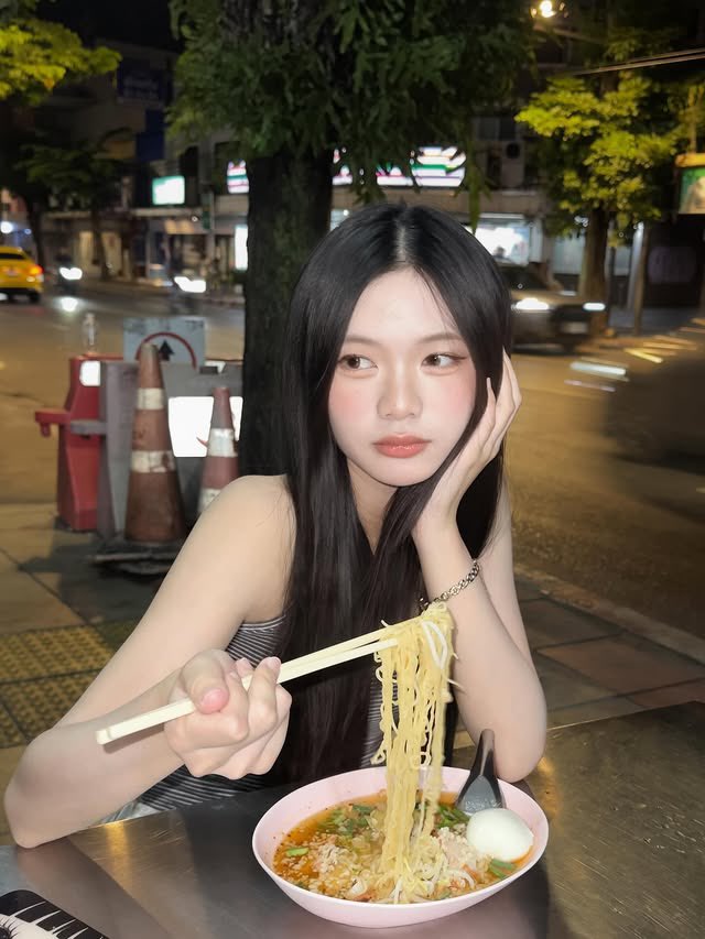 babymlily's tweet photo. ( >______< ) https://t.co/1x9ITeSmSC
