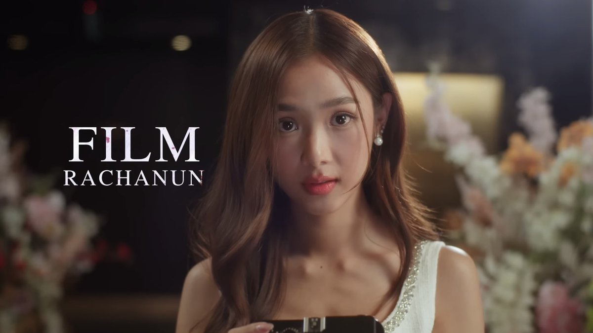 filmysaint's tweet image. I do not for a second believe she&apos;s all sweet and innocent 🤨

#filmracha #Herรักของเธอ