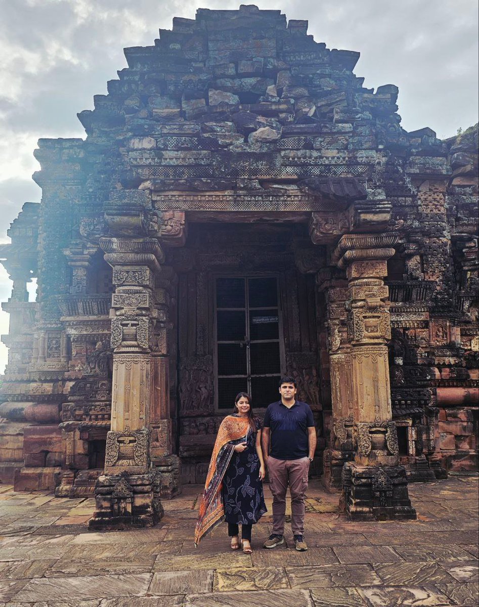 Himanshutyg_ifs's tweet photo. One of my IIT friends, well-settled in life, once told me, ‘Sometimes, I feel incomplete and purposeless.

It happens with all of us.

Real life begins after we settle—job, family, house. Once the hustle ends, we start searching for meaning.

Why does it happen? 4 points 🧵👇 https://t.co/B8pkBNPXRu