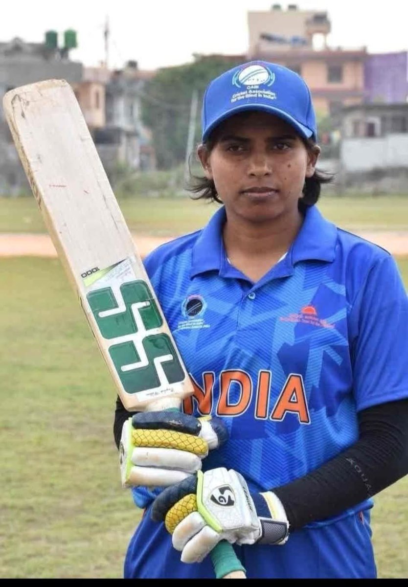 krantigaud's tweet photo. बुंदेलखंड मा’ प्रतिभा की कमी नाहीं!
मेरी बहन सुषमा पटेल ने ब्लाइंड महिला T20 वर्ल्ड कप जिताके भारत का सिर गर्व से ऊंचा कर दियो।
विश्व विजेता सुषमा पटेल को दिल से बधाई 💐
#BlindCricket #SushmaPatel #Bundelkhand https://t.co/ZWSdMjCuEA