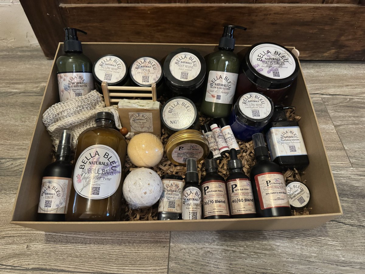 bbleunaturals's tweet image. Freebie Friday from BBN and @JohnDParody will be a surprise Holiday Gift Box. 🥰

Follow, Like, Share and Comment to win!  WHAT WILL IT BE???!!!

Maybe one of these???

@lastnunny @KaiLuke9052