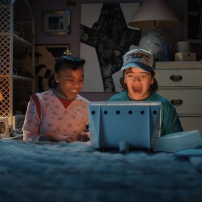 Eu tenho muitas perguntas sobre Stranger Things 5
Vai rolar algo entre Mike e Will? 
O Steve vai morre? 
Vai tocar The Final Countdown? 
A 008 vai voltar? 
Mds, são tantas perguntas