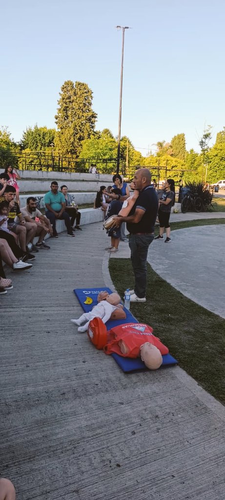 LicOrtegasan's tweet photo. El programa de #Rcp Aprendiendo a Salvar Vidas en la plaza de tu barrio @acuaticarcp @adribaran @AgustinZorino @bruzzka @canariasrcptour @davidca2708 @Noecorrea_ok @Nardini_Leo @munimalvinas @luisvivona @raultimerman @flor341930 @ForoSaludMza @Gestossalvador1 @INADEAOK  @Soca_BA https://t.co/fJ2N5X7OK4