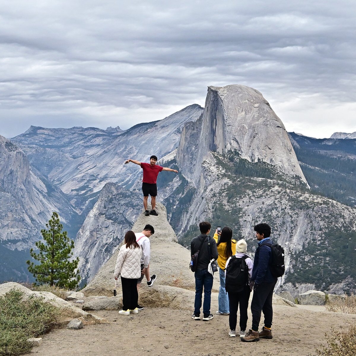 Coreandor's tweet image. The price increases comes as more and more international travelers are choosing to stay away from the United States and amid turmoil at the National Park Service.
nytimes.com/2025/11/25/us/…