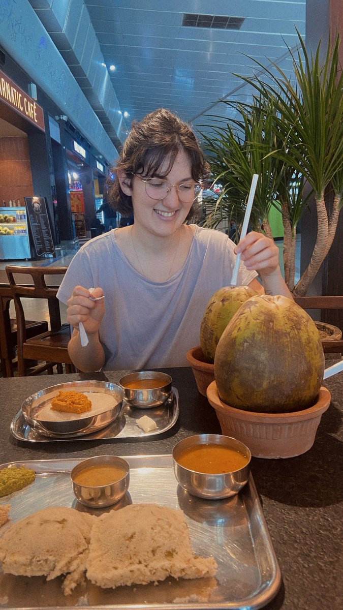 juliachaigneau's tweet image. Since living in India, people are always surprised to find out I’m vegetarian.

I actually grew up non-veg in a French family… but I always had an issue with the taste of meat. So when I moved out at 17 for my studies, I switched to vegetarian.

And it was honestly quite hard.…