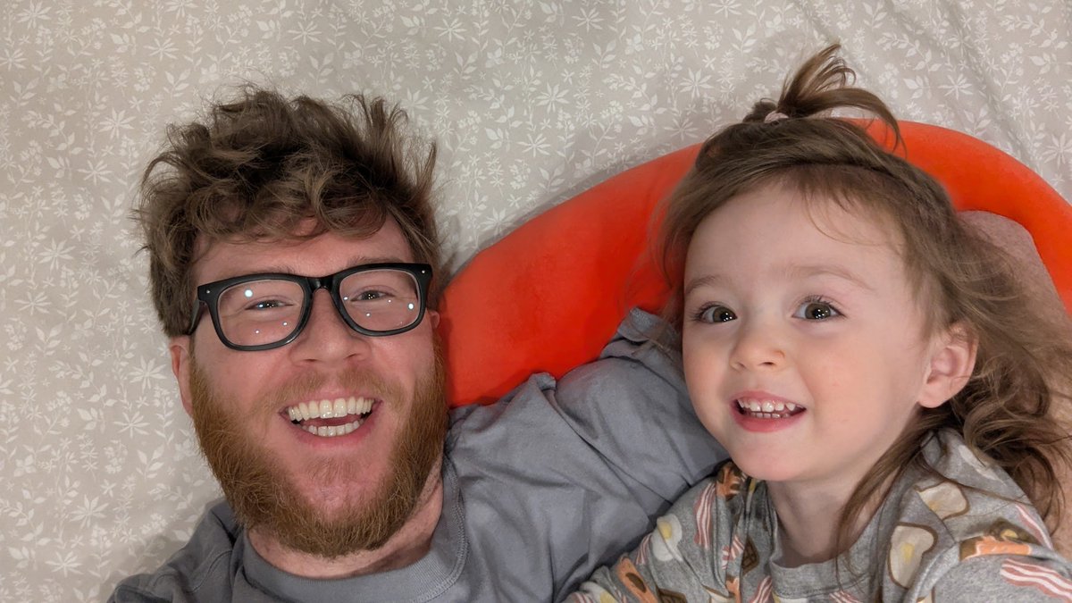 RegisKillbin tweet media