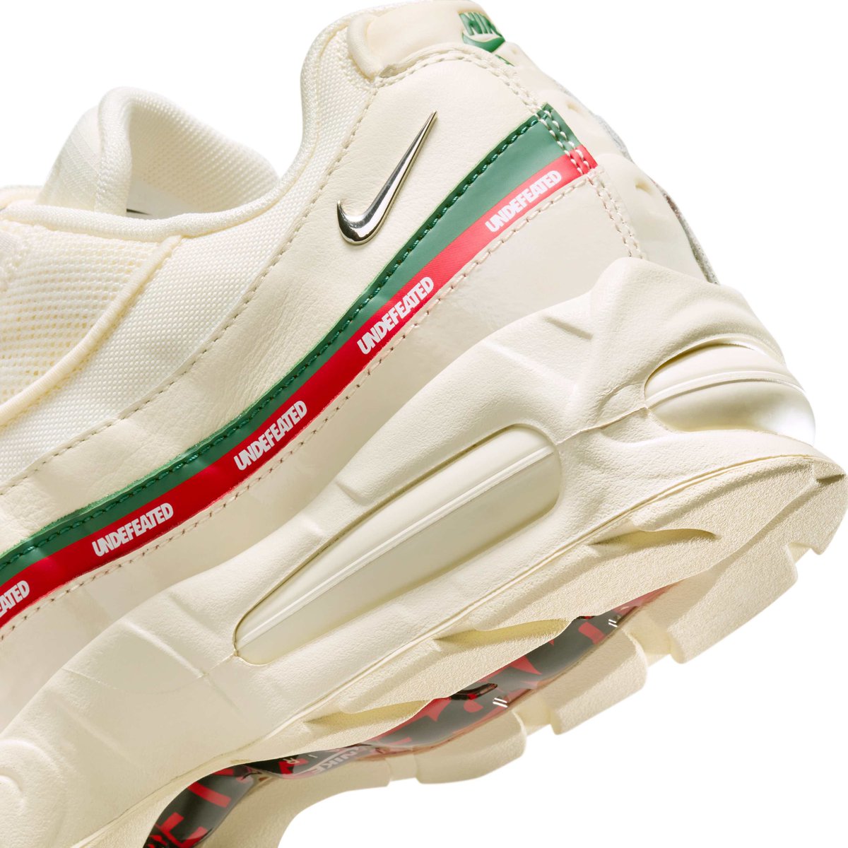 JPXXX8888's tweet image. Nike Air Max 95 Undefeated
ナイキ エア マックス 95 x アンディフィーテッド メンズシューズ
セイル/ゴージグリーン/スポーツレッド/メタリックシルバー
IB4453-100
25520円

#Undefeated #Nike #AirMax95