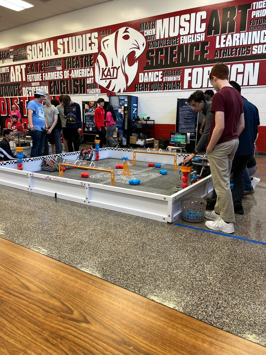 DiscoBots tweet media