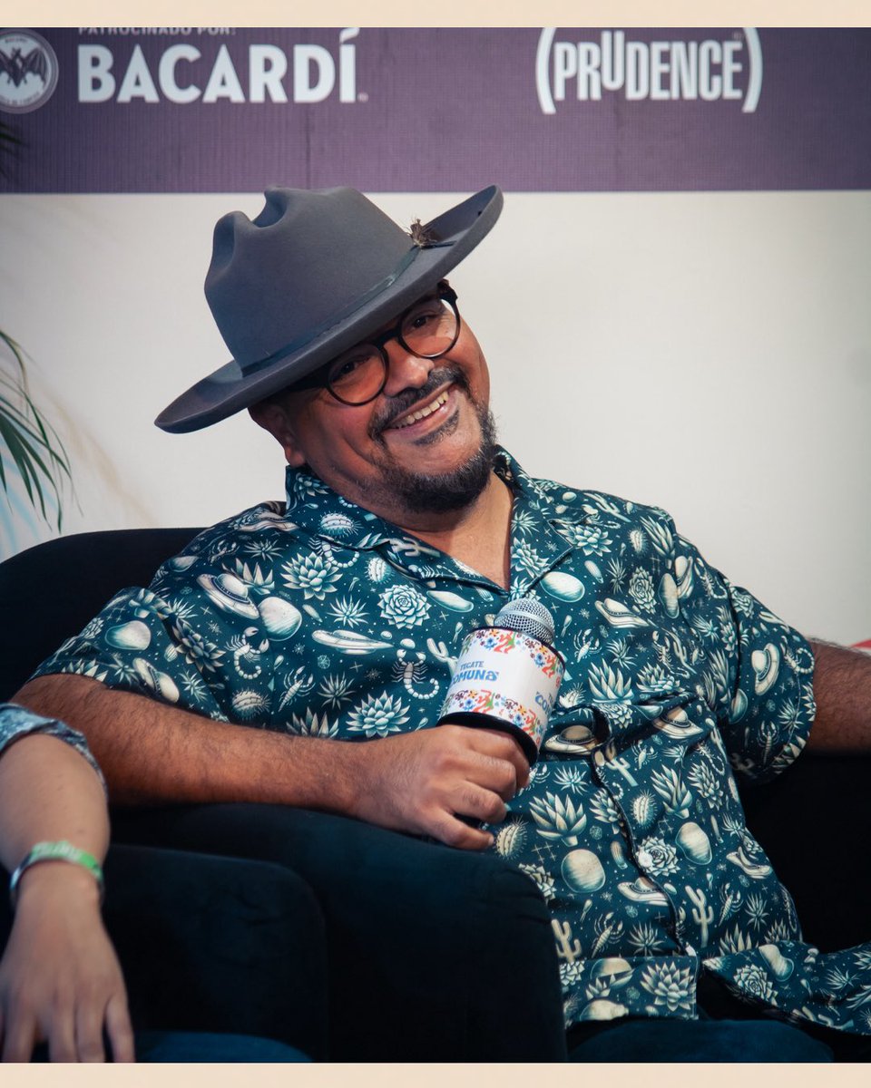 todoindierock's tweet image. En rueda de prensa, @lasantacecilia nos platicaron que de #Puebla les encanta su gastronomía, así como el cálido público que los recibieron en el #TecateComuna 

📸 x @eddysseomx 
🖊️ @ApodacaBooking | @ApodacaGroup | @TecateComuna | @ocesa_total | @eticket 

#TodoIndieRock