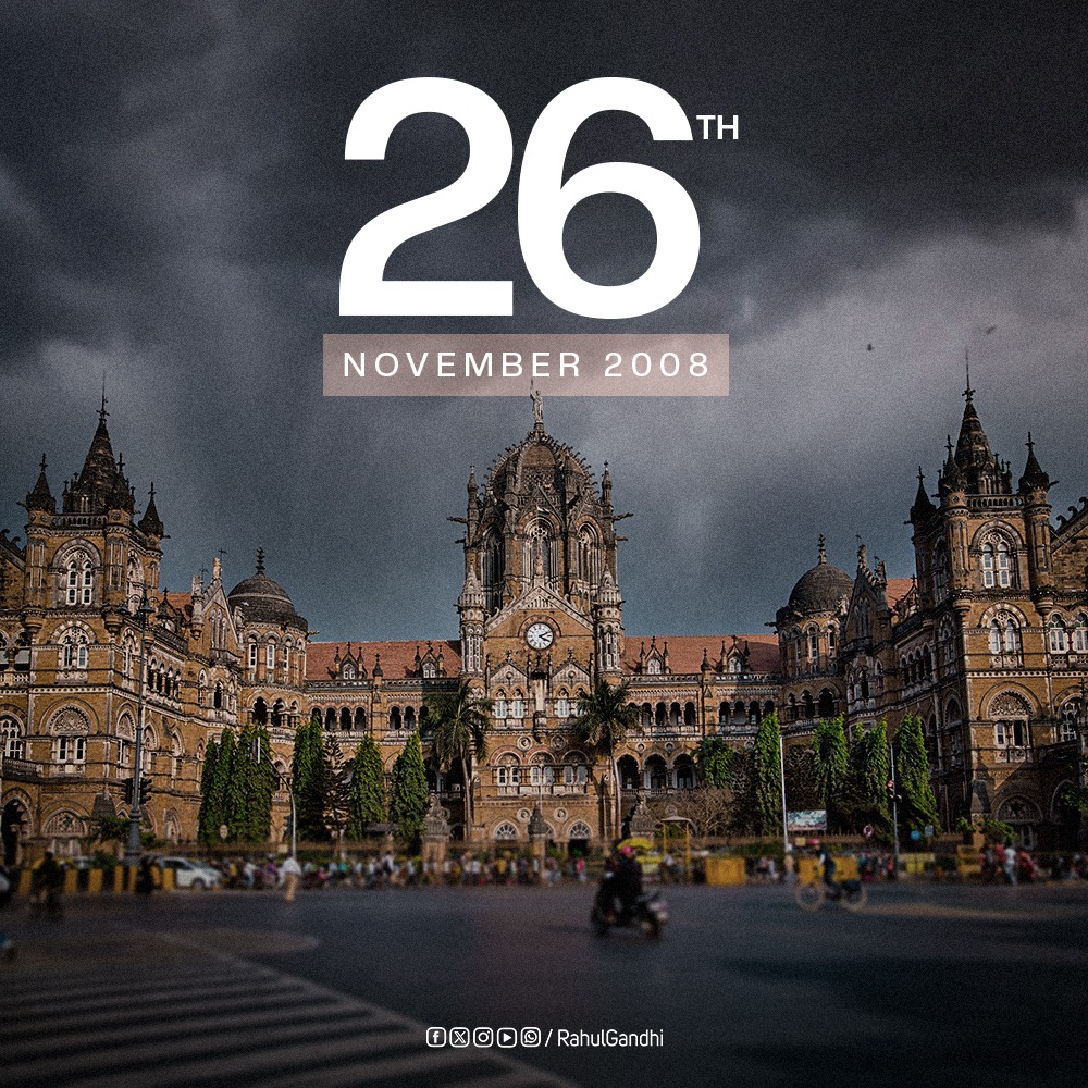 RahulGandhi's tweet image. मुंबई 26/11 के दुस्साहसी आतंकी हमले में शहीद हुए वीर जवानों और आम नागरिकों को मेरी विनम्र श्रद्धांजलि।

भारत उनका साहस, त्याग और बलिदान कभी भूल नहीं पाएगा।