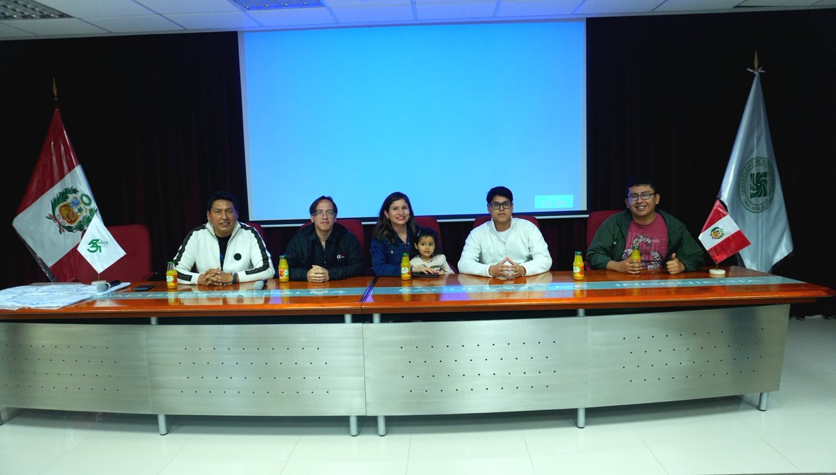 HorizonteBlock's tweet image. Día 1 de la Hackathon Perú @Syscoin_Hispano 
Un inicio increíble junto a nuestra comunidad builder.
Gracias a nuestras comunidades aliadas: @Criptomorfosis @ClubBlockchainP @Web3Builders_ @MissYera @WomenBizLatam @TeamLatinaBC @Stampingio 
Seguimos construyendo. 
 #Hackathon #HB