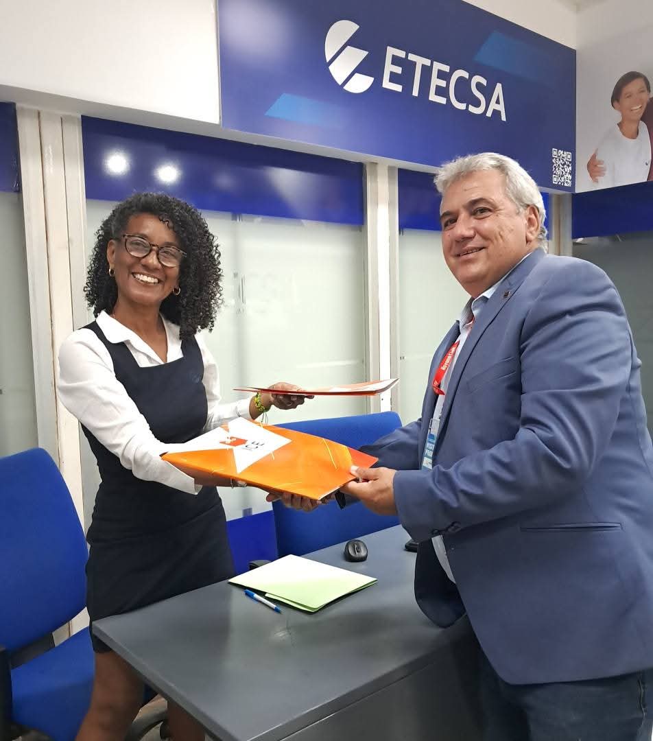 #FIHAV2025 sirve de espacio para fortalecer alianzas de trabajo entre #PáginasAmarillasDeEtecsa y clientes que buscan una mayor publicidad y visibilidad para el desarrollo de sus proyectos, tal es el caso de la Empresa Intercambio Científico Educacional y Cubadeportes S.A.  🤝 🇨🇺