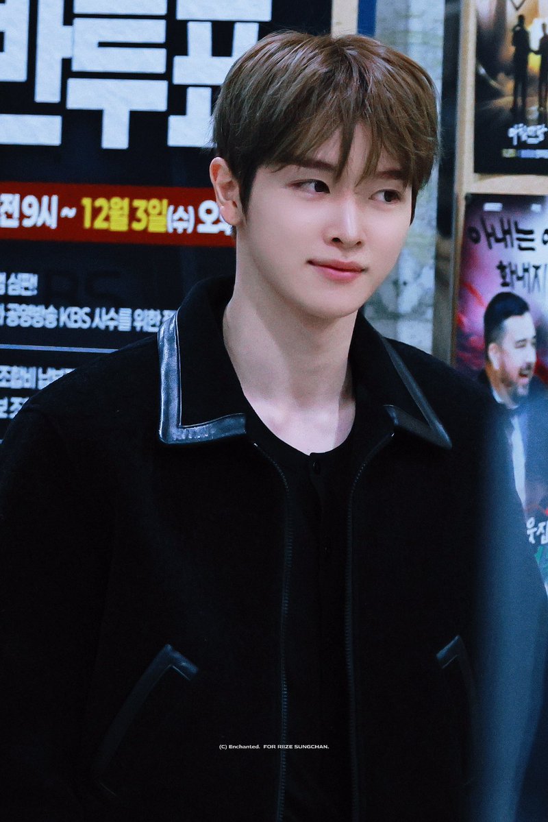 Enchanted0913's tweet image. 251126 퇴근

#성찬 #SUNGCHAN #ソンチャン 
#라이즈 #RIIZE