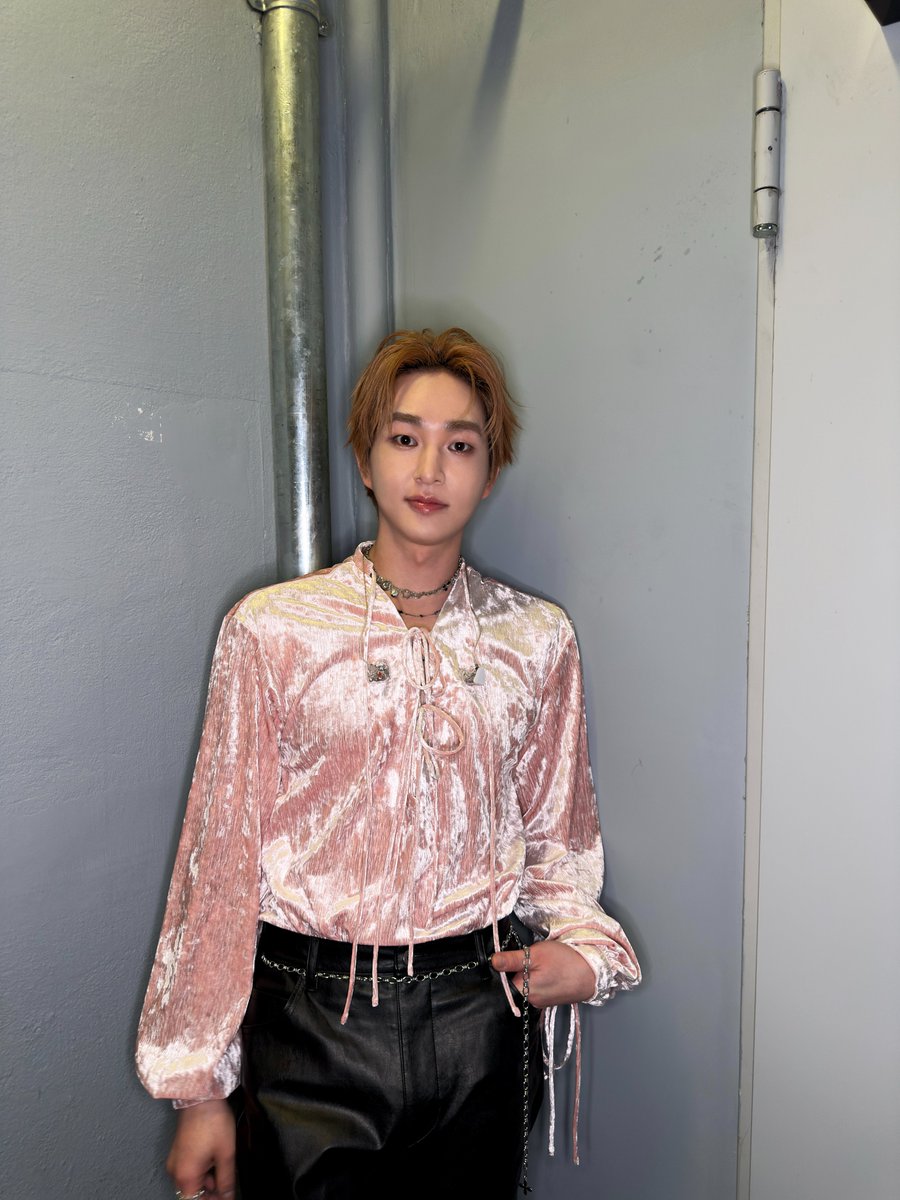 ONEW_GRIFFIN's tweet photo. 찡구들의 사랑으로 더 반짝인 바르샤바🩵

#온유 #ONEW 
#ONEWTHELIVE #PERCENT
#ONEW_THE_LIVE_PERCENT
#온유더라이브 #온유더라이브퍼센트 #온유콘서트 https://t.co/RugI7jqSX9