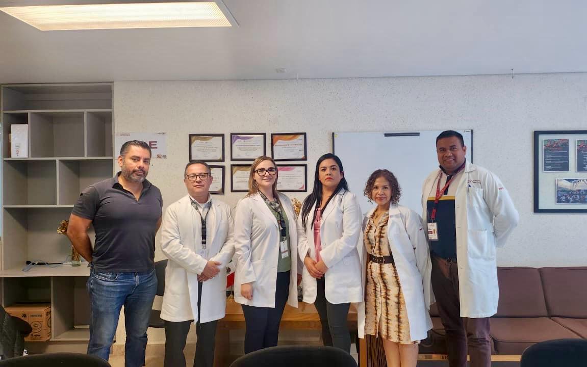YolandaASP's tweet photo. Hoy realizamos una supervisión al Hospital Regional de Alta Especialidad Centenario de la Revolución Mexicana en Morelos. Pudimos constatar el trabajo que realiza el área de investigación y los resultados que se han obtenido.
Y  yo... la más feliz de hacer lo que más me gusta. https://t.co/1h3Iq4m2jP