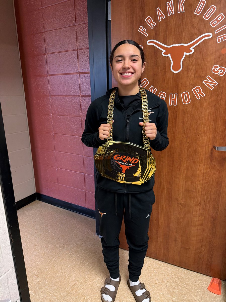 Your Longhorns win their first district game of the season with a 51-38 victory over Alvin. '26 Audrey Volper was the BallHER of the game with 12 pts. 28' Makayla Mendez finished with 11 and Tiara Charles finished with 9. Congrats to our JV for picking up a victory as well!#GRIND