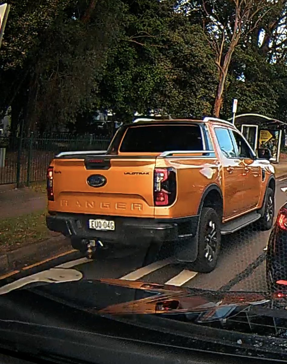 pradeep_cspk's tweet image. Racism? Mate, even bin chickens have evolved past that. 

Bloke lost his shit over an Indian car. My Mahindra XUV didn’t flinch. Say cheese, muppet — dashcam’s eating this up!

Hall of Shame Rego - EUQ04G