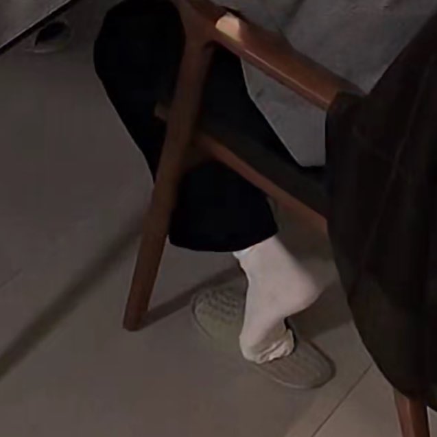 지창욱 이 발꼬락이 너모 기여움💗