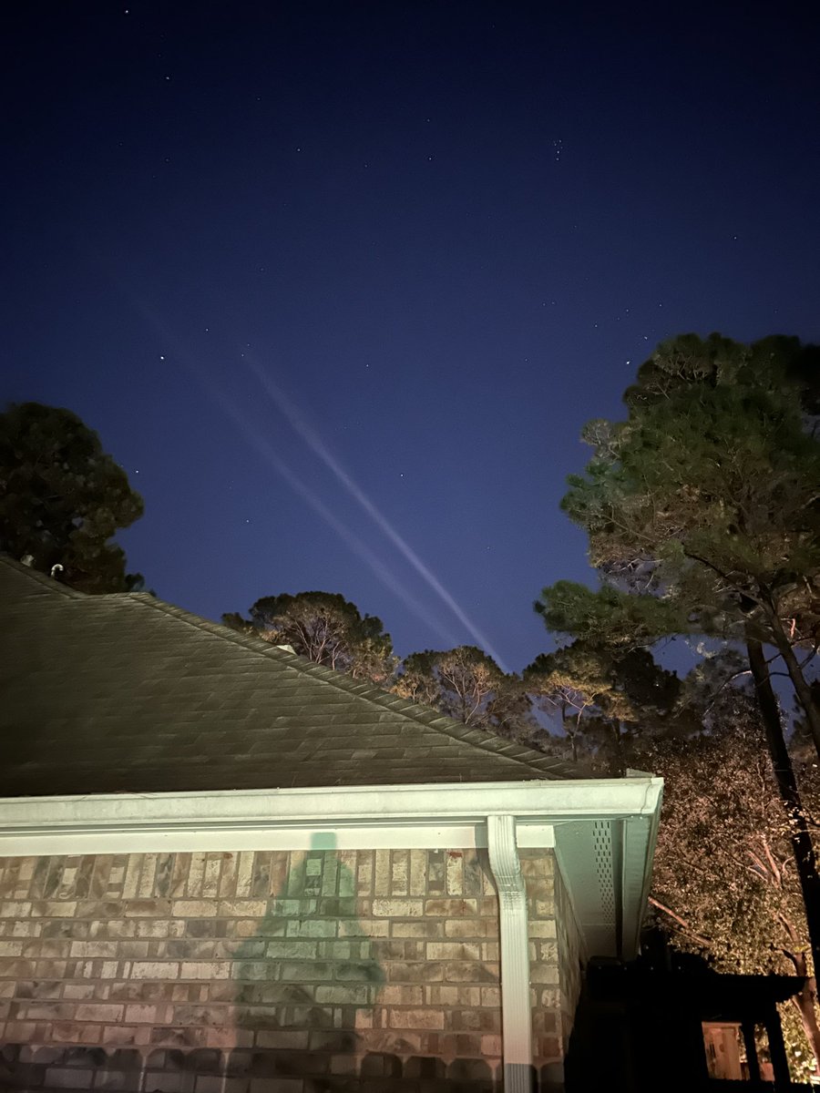 ERyanTJAA's tweet photo. What caused this? North of Houston? https://t.co/rPDA0mKd5v