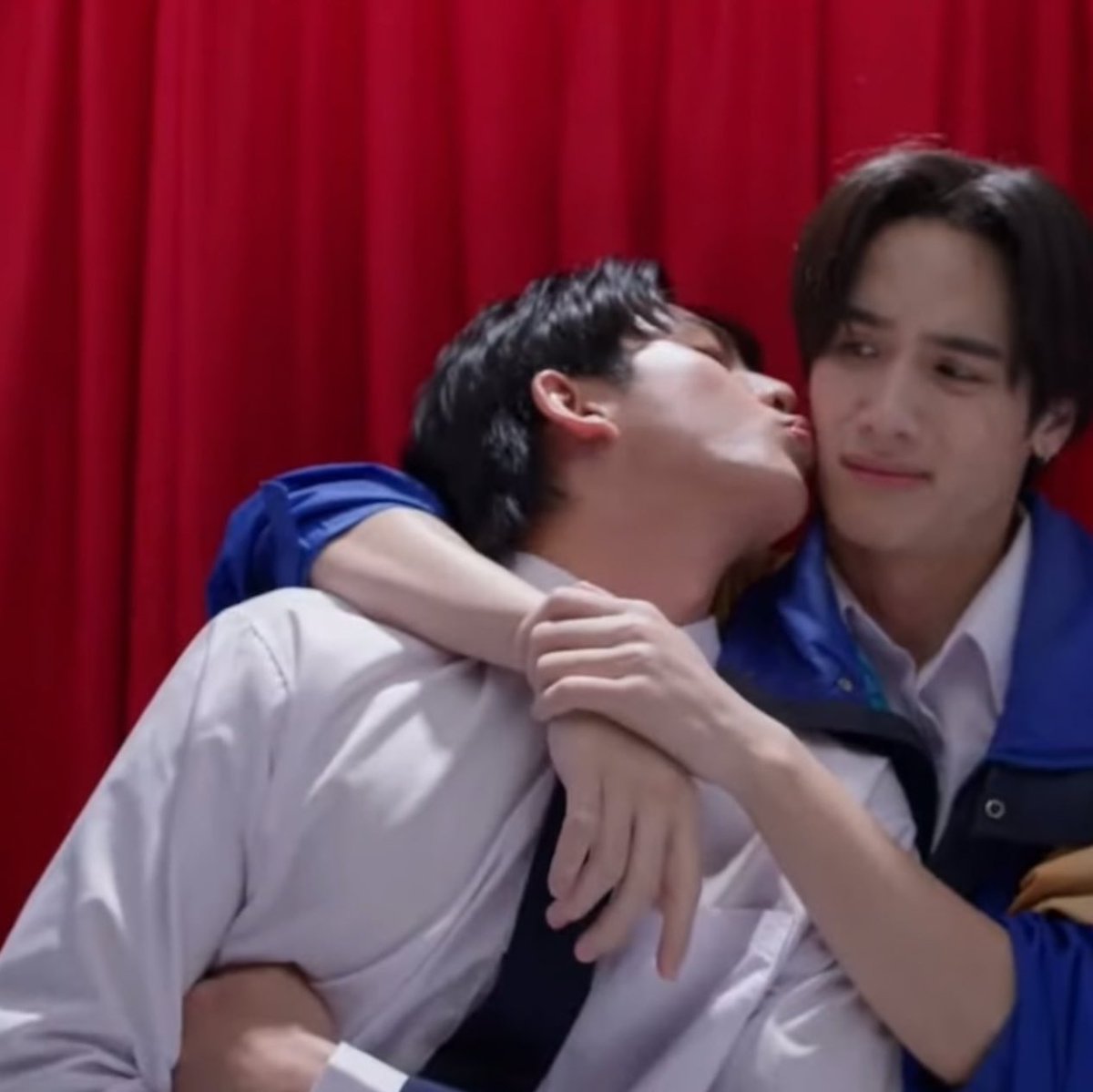 naneng_jaa's tweet image. หอมกัน2คน แต่ชื่นใจกันทั้งหอใน

#RoommateChaos #GMMTV2026
#GMMTV2026XSurfJava
#swensurf #javabh