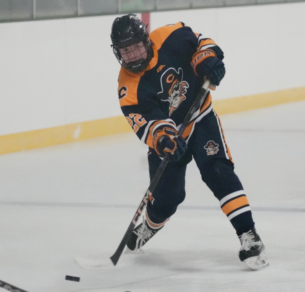 KROXRADIO's tweet image. The Crookston Pirate Boys Hockey team opened up the season with a 7-0 victory over Kittson County Central. For the story, scorings, saves, and comments from Coach Josh Hardy and Goalie Brady Chandler, click below.
kroxam.com/crookston-pira…