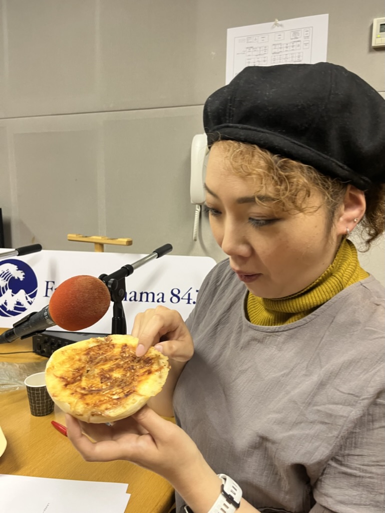 okibarisan_847's tweet image. #FMヨコハマ #なかの綾 の #今夜もおきばりさん
#ポンパドウル の11月新商品試食ご紹介中 #ASMR
🍠カリッとさつまいもデニッシュ
🍞きんぴらごぼうパン
そして 11 月 30 日まで開催の『創業祭』あの名作 ＃パン が感謝価格に！ pompadour.co.jp/topics/5307