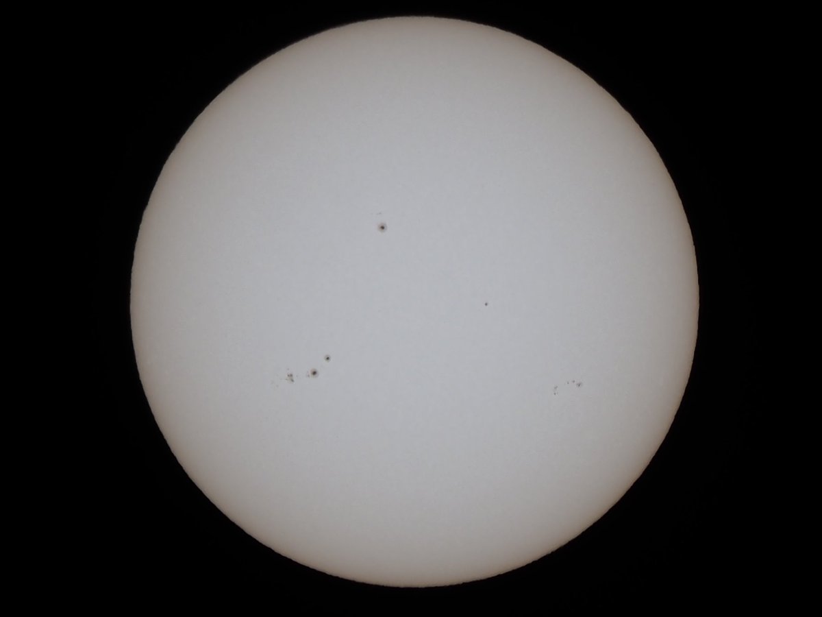 embeddedark's tweet image. #イマ太陽  #イマソラ #mysky #OLYMPUS #OMD #EM1MarkIII #MZD #ED #100400mmF5063ISii #400mm #デジタルテレコン #35mm換算 #1600mm #KenkoPro #ND100000 #減光 #ISO64 #f7てん1  #1000分の1秒 #静音モード #手持ち #5軸シンクロ手ぶれ補正ON #JPEG撮って出し #トリミング