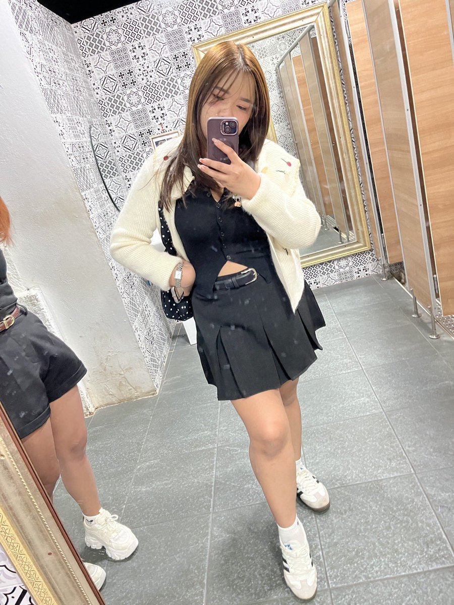 Mymint19998535's tweet photo. ถ้าเธอเหงาแวะมาหาเราได้นะ🤭
#นวดกาฬสินธุ์
#นวดผ่อนคลาย
#นวดในเมือง
#นวดนอกสถานที่
Line: https://t.co/jfp1v6tl6G https://t.co/yJyf4oM7n1