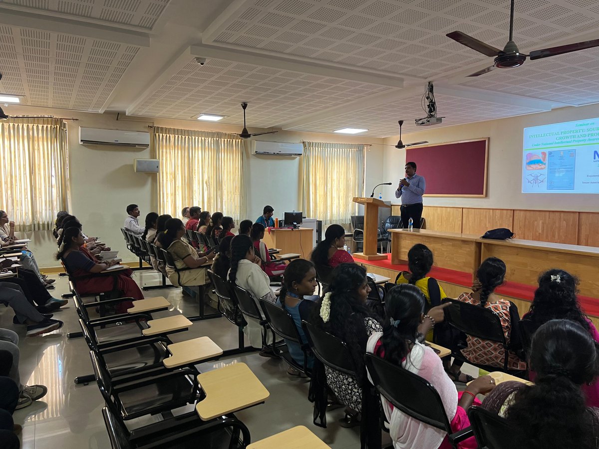 ksrceofficial's tweet image. K.S.R. College of Engineering, Centre for Innovation &amp;amp; Incubation, in association with the Institution’s Innovation Council, successfully organized a calendar event:

Awareness Workshop on “Entrepreneurship and Innovation”

Held on 22.11.2025
at Sapphire Hall.