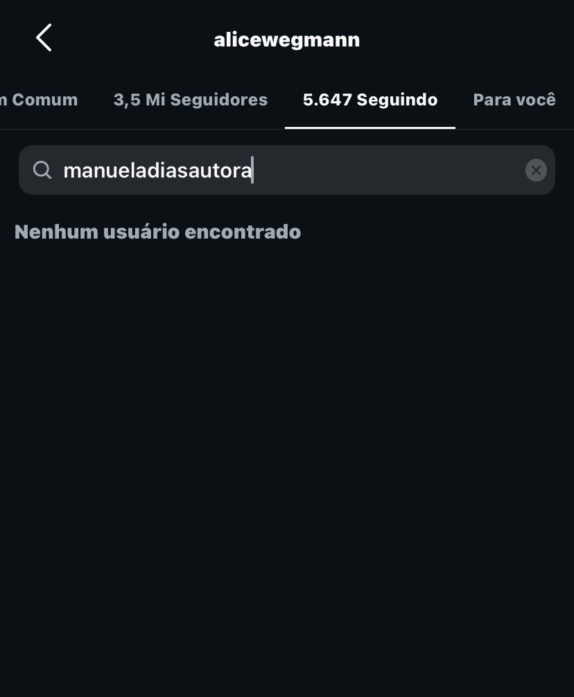 🚨Alice Wegmann deixa de seguir a autora Manuela Dias no Instagram . O curioso é que ambas eram muito amigas e a autora ainda segue a atriz. O que rolou? #ValeTudo