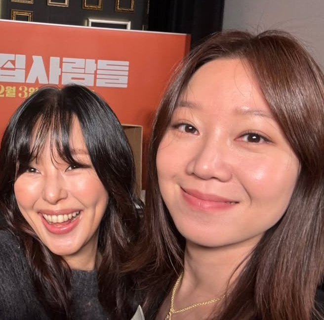 Kongvelyans_INA's tweet photo. #GongHyoJin and #LeeHoney
They're aging backward!
Still so cute and pretty 😍 

Pasta (2010)                   People Upstairs (2025) https://t.co/tA29lY0zOD
