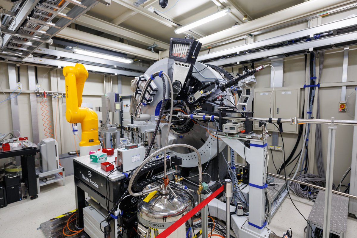Teranishi_Lab's tweet image. ナノ粒子のXRD測定のため、 島川研(@Shimak_ssclab)のみなさまと国立加速器放射線研究センター (國家同步輻射研究中心, National #Synchrotron Radiation Research Center) #NSRRC 🇹🇼に赴きました。 
#nanoparticles #XrayDiffraction
